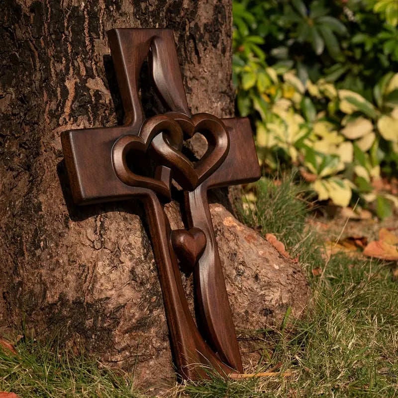 🔥LAST DAY 49% OFF ✝️Intertwined Heart Wooden Cross(6.3*9.8 in)