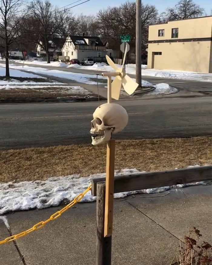 Skull Whirligig - Gothic Garden Decor