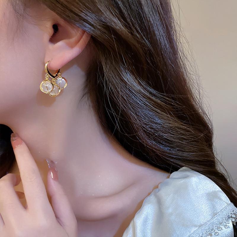 Exquisite Fashion Opal Cat Eye Drop Earring